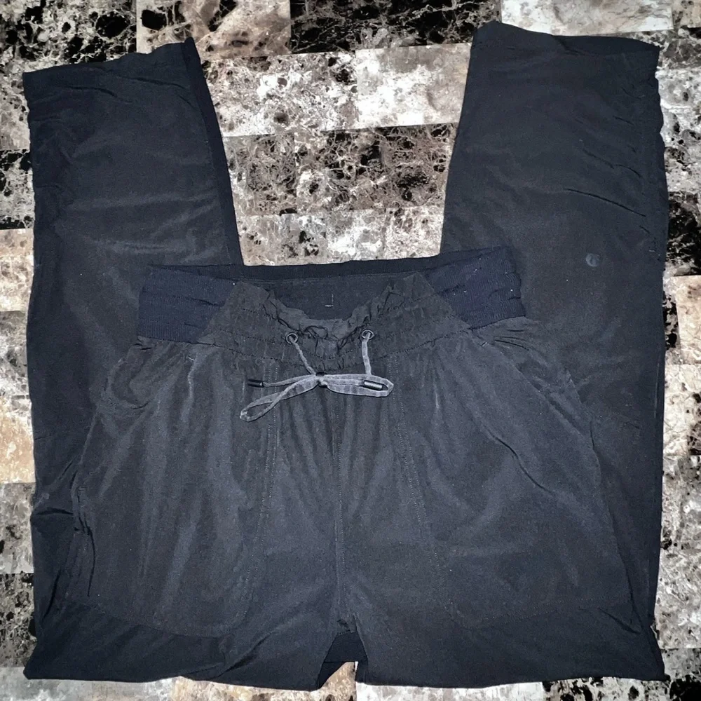 LULULEMON DANCE STUDIO MID-RISE CROPPED PANT 25” BLACK SIZE 4 EUC